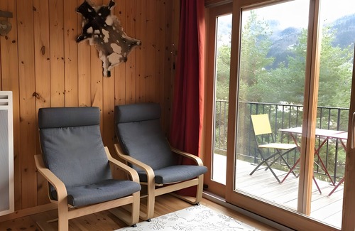 Saint-Jean-Saint-Nicolas Ski Chalet | Chalet 'Shangri-la' with Mountain View, Private Garden and Wi-Fi