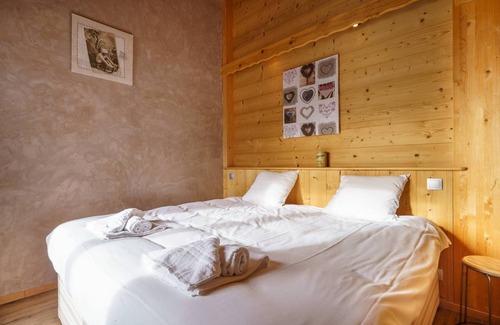 Bergers Ski Chalet | Chalet Friandise - 4 bedroom with outdoor Jaccuzzi