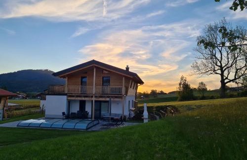 Inzell Ski Chalet | Chalet Gamsknogel mit privatem Pool und Whirlpool