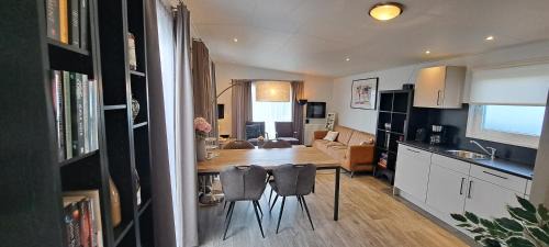 Heinkenszand Ski Chalet | Chalet Hart van Zeeland met overdekt terras & natuur VP086