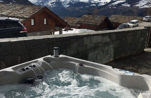Sainte-Foy-Tarentaise Ski Chalet | CHALET HELENE WITH PRIVATE JACUZZI AND SKING VIRTUALLY ON DOORSTEP SLEEPS8