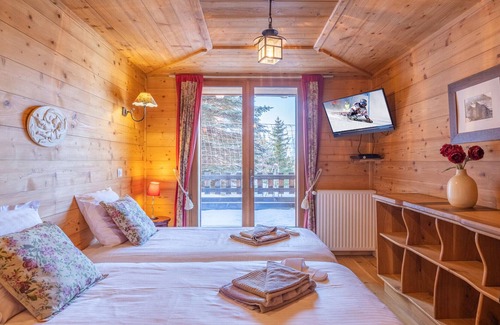 Viel-Alpe Ski Chalet | Chalet Huez, 7 bedrooms, 15 persons