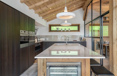 Chatel Ski Chalet | CHALET IKARIA - unique prestige chalet for 17 people