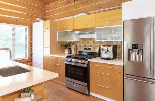 The Blue Mountains Ski Chalet | CHALET IN BLUE MOUNTAIN WITH HOT TUB