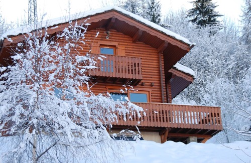 Montalbert Ski Chalet | Chalet in Montalbert: 3 Bedrooms, Mezzanine, Fireplace, Equipped Kitchen, Parking