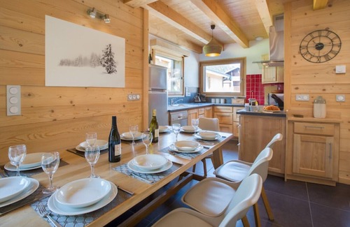Morzine Ski Chalet | Chalet in Morzine Centre | 3 minute walk to Super Morzine Telecabin | Games Room