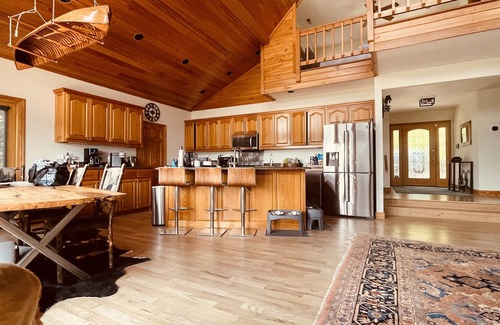 Hiawassee Ski Chalet | Chalet in the Mountains with Panoramic Views