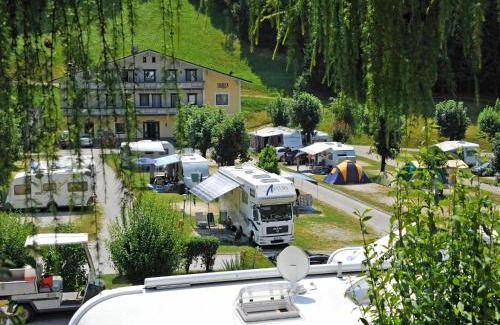 Kramsach House | Chalet in the Seeblick campsite in Kramsach