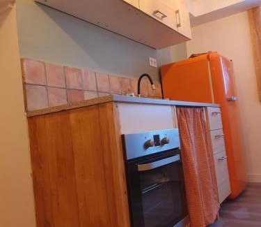 Sarcenas Apartment | Chalet Jaune La Cachette