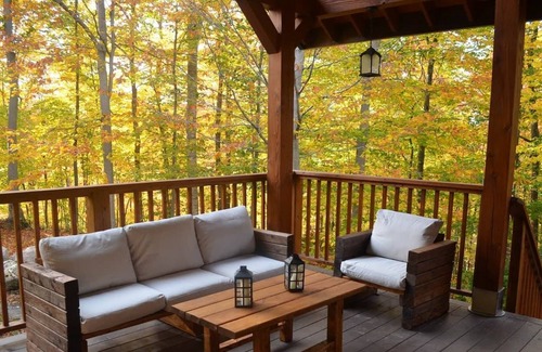 Les Pays-d'en-Haut Regional County Municipality Ski Chalet | Chalet Le Rustique; leschalets.com
