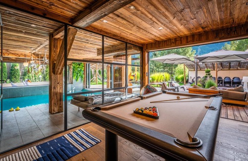 Monetier-les-Bains Ski Chalet | chalet l'orpin, swimming pool, sauna, billiards, cinema