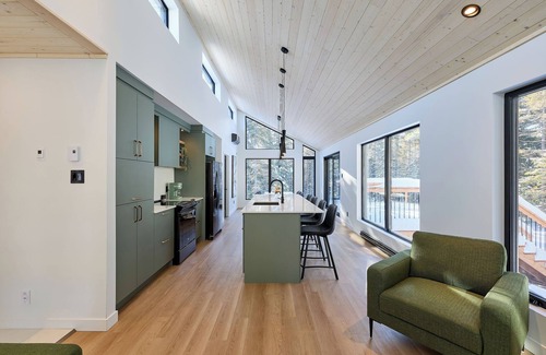 Shannon Ski Chalet | Chalet La Blanche, private spa