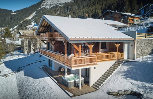 Chatel Ski Chalet | Chalet La Cachette - relaxing stay 10p hot tub and sauna - OVO Network