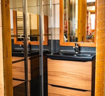 La Plagne-Tarentaise Ski Chalet | Chalet La Plagne jacuzzi vue top