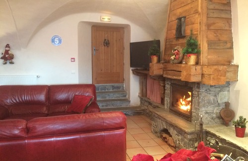 Champagny-en-Vanoise Ski Chalet | Chalet Le Gaulois sleeps 16With sauna