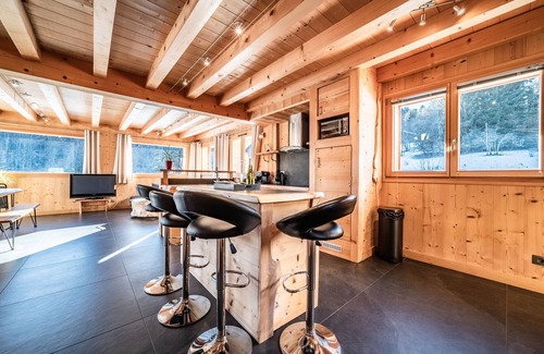 Les Esserts Ski Chalet | Chalet 'Le Mas Devant' with Mountain View, Private Terrace and Wi-Fi