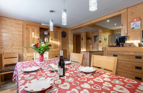 Saint-Jean-de-Sixt Ski Chalet | CHALET LE PIC VERT 4 * near la clusaz
