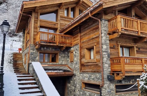 Courchevel Ski Chalet | Chalet Les Cochettes Courchevel with swimming pool 12 people