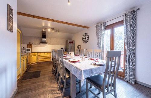 Valloire Ski Chalet | Chalet 'Les Églantiers' with Mountain View, Private Garden and Wi-Fi