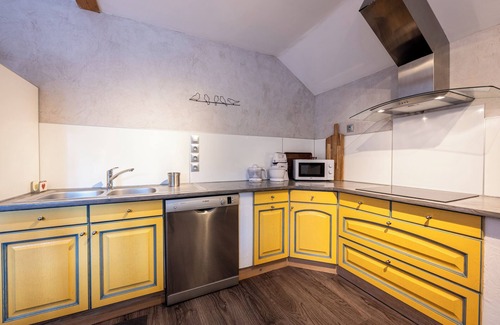 Valloire Ski Chalet | Chalet 'Les Églantiers' with Mountain View, Private Garden and Wi-Fi