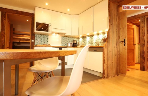 Bonneval-sur-Arc Ski Chalet | CHALET LUXE ET CHARME, 4* BELLA ALPINA, 6/8P, 75m2, 200 years old