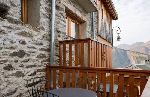Beranger Ski Chalet | Chalet "Mountain Serenity Barn" sleeps 8