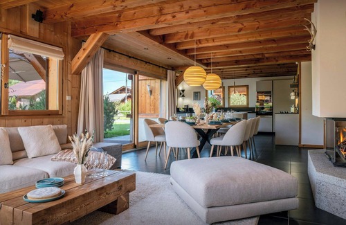 Samoens Ski Chalet | Chalet OCimes - authentic alpine stay 12p with sauna - OVO Network