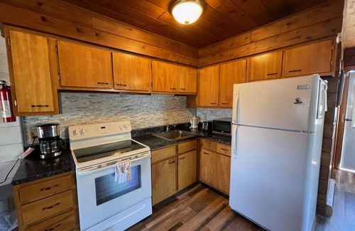 Stevensville House | Chalet on the Lake 75 w/Beach Access, Pools, Sport Courts, Fishing Pond & more!