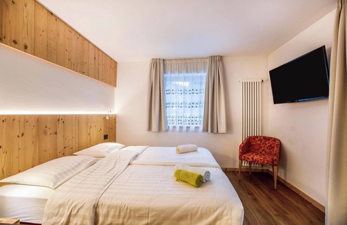 Campitello di Fassa Bed & Breakfast | Chalet "Osmar Suite 1" with Mountain View, Balcony & Wi-Fi