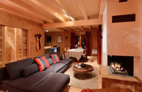 Verchaix Ski Chalet | Chalet panoramic view south