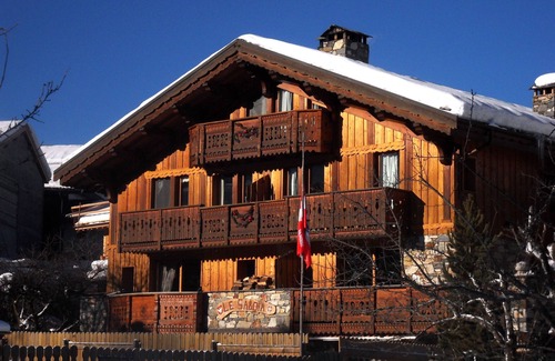 Montchavin Ski Chalet | Chalet Plein Sud 9 people facing the slopes