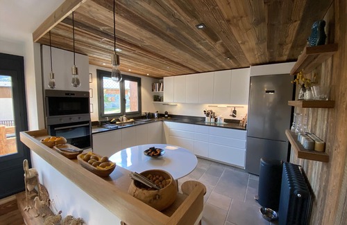 Le Bettaix Ski Chalet | Chalet Plume, St-Martin-de-Belleville/Les Menuires, at the foot of the 3-Vallées slopes