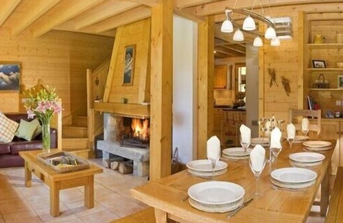 Les Praz-de-Chamonix Ski Chalet | Chalet Rimaye - 4 bedroom chalet close to Flegere cable car and Chamonix golf