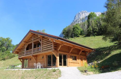 Le Petit-Bornand-les-Glieres Ski Chalet | Chalet savoyard écoresponsable, quasiment neuf 8 pers
