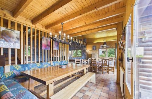 La Rosiere Ski Chalet | Chalet Savoyard pour 18 pers, proche pistes et commerces, cheminée, balcon, navette gratuite - FR-1-398-582