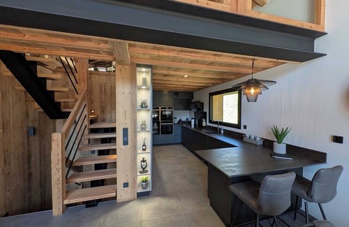 Vaujany Ski Chalet | Chalet Sika - Sophisticated, chic and stylish rented Sunday-Sunday by Ski Peak