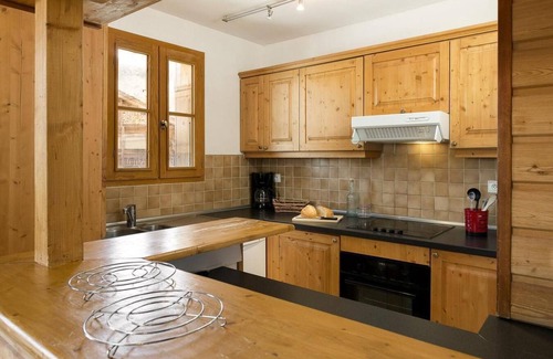 Bergers Ski Chalet | Chalet, ski-in/ski-out & foot of the slopes, terrace, fireplace or stove, parking, tv, 120-135m²