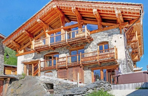Villaroger Ski Chalet | Chalet, ski-in/ski-out & foot of the slopes, sauna, balcony, fireplace or stove, parking, tv