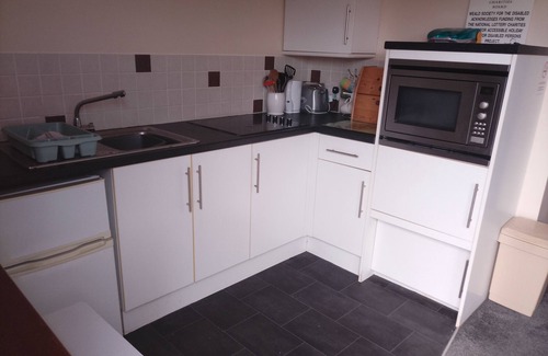 Lydd-on-Sea Ski Chalet | Chalet - Sleeps 4 - Parking - Garden