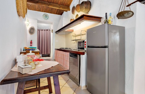 Olbia Ski Chalet | Chalet "Stazzu Straetu" with Sea View, Private Terrace & Private Garden