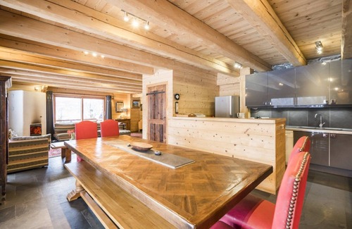 Landry Ski Chalet | Chalet 'Sterwen Sauna' with Mountain View, Private Terrace and Wi-Fi