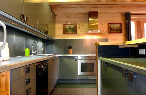 Landry Ski Chalet | Chalet 'Sterwen Sauna' with Mountain View, Private Terrace and Wi-Fi