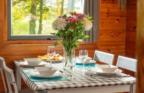 Brazzacott Ski Chalet | Chalet Sycamore Hot Tub Lodge by Interhome