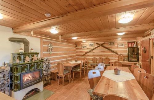Pec pod Snezkou Ski Chalet | Chalet U Dvou vleků by Interhome