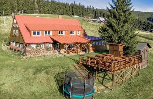 Pec pod Snezkou Ski Chalet | Chalet U Dvou vleků by Interhome