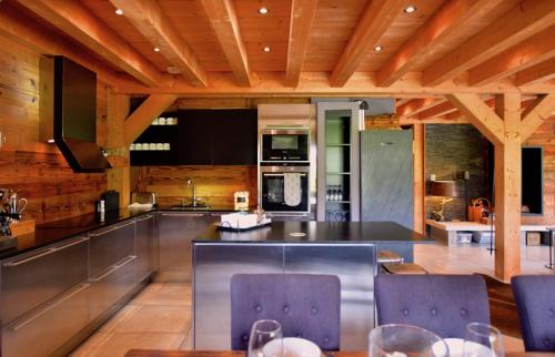 Les Gets Ski Chalet | Chalet Valambrun - unashamedly luxurious Alpine living