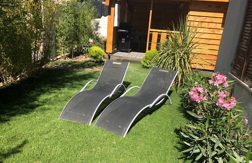 Camaret-sur-Aigues Ski Chalet | Chalet VIP mit Privatem Jacuzzi und Garten