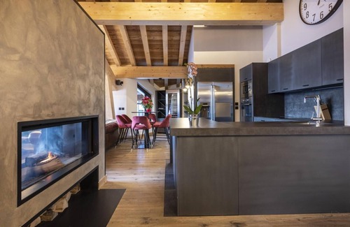 Val-Thorens Ski Chalet | Chalet, wifi, 50m from ski slopes, sauna, hammam, terrace, balcony, fireplace or stove, tv