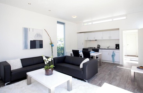 Velsen-Zuid House | Chalet with 2 bedrooms and a terrace