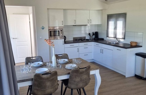 Velsen-Zuid House | Chalet with 2 bedrooms and a terrace